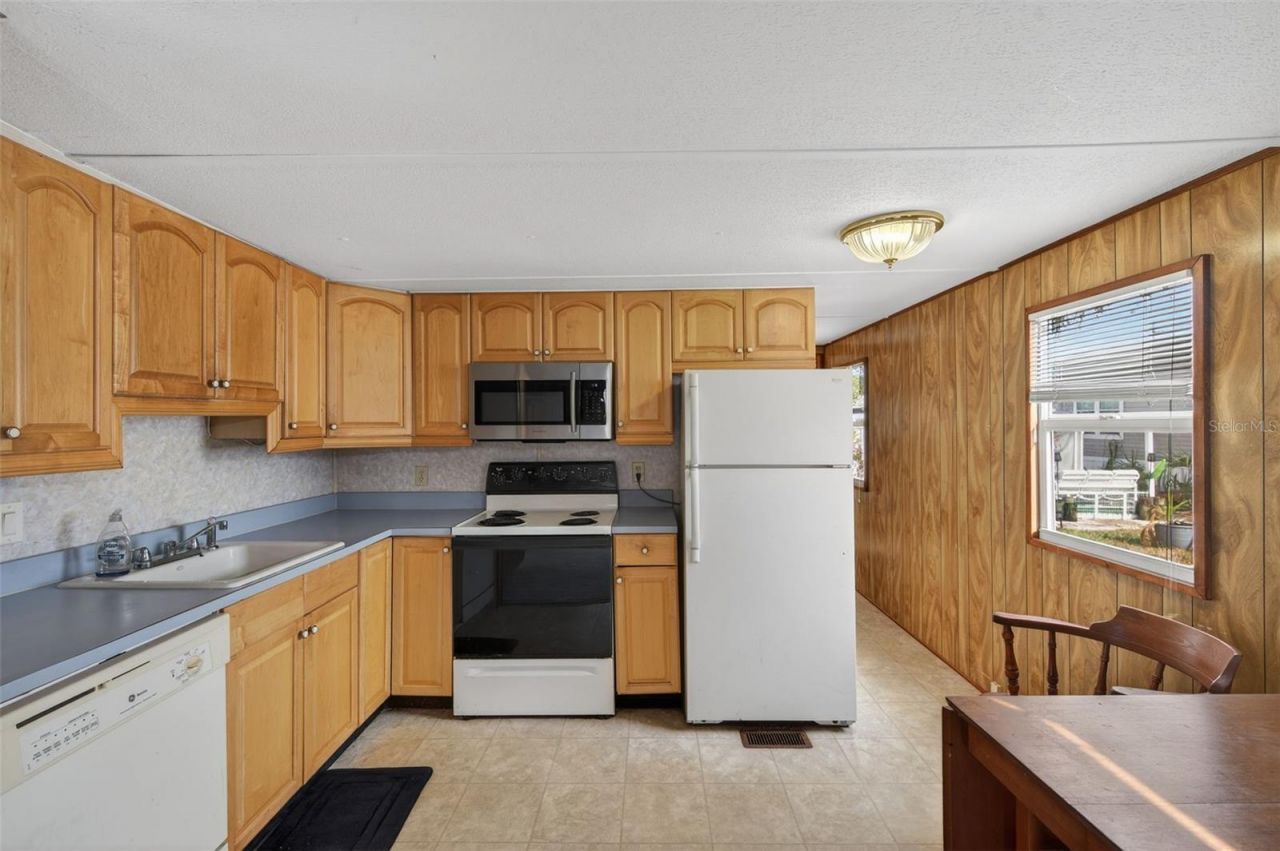 7801 34th Avenue N, Unit 80, Saint Petersburg, FL 33710 Photo