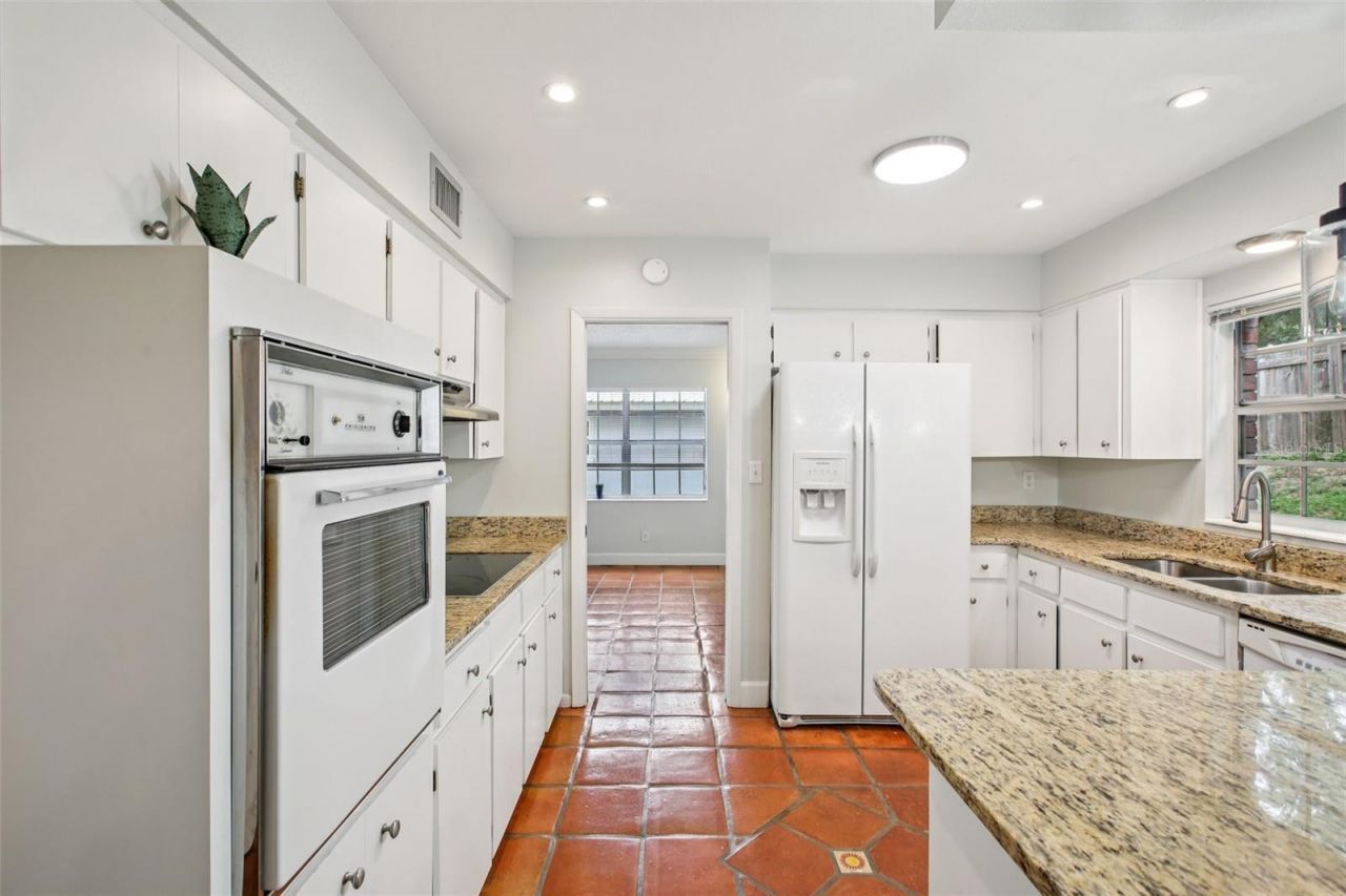 1218 Lake Ariana Boulevard, Auburndale, FL 33823 Photo