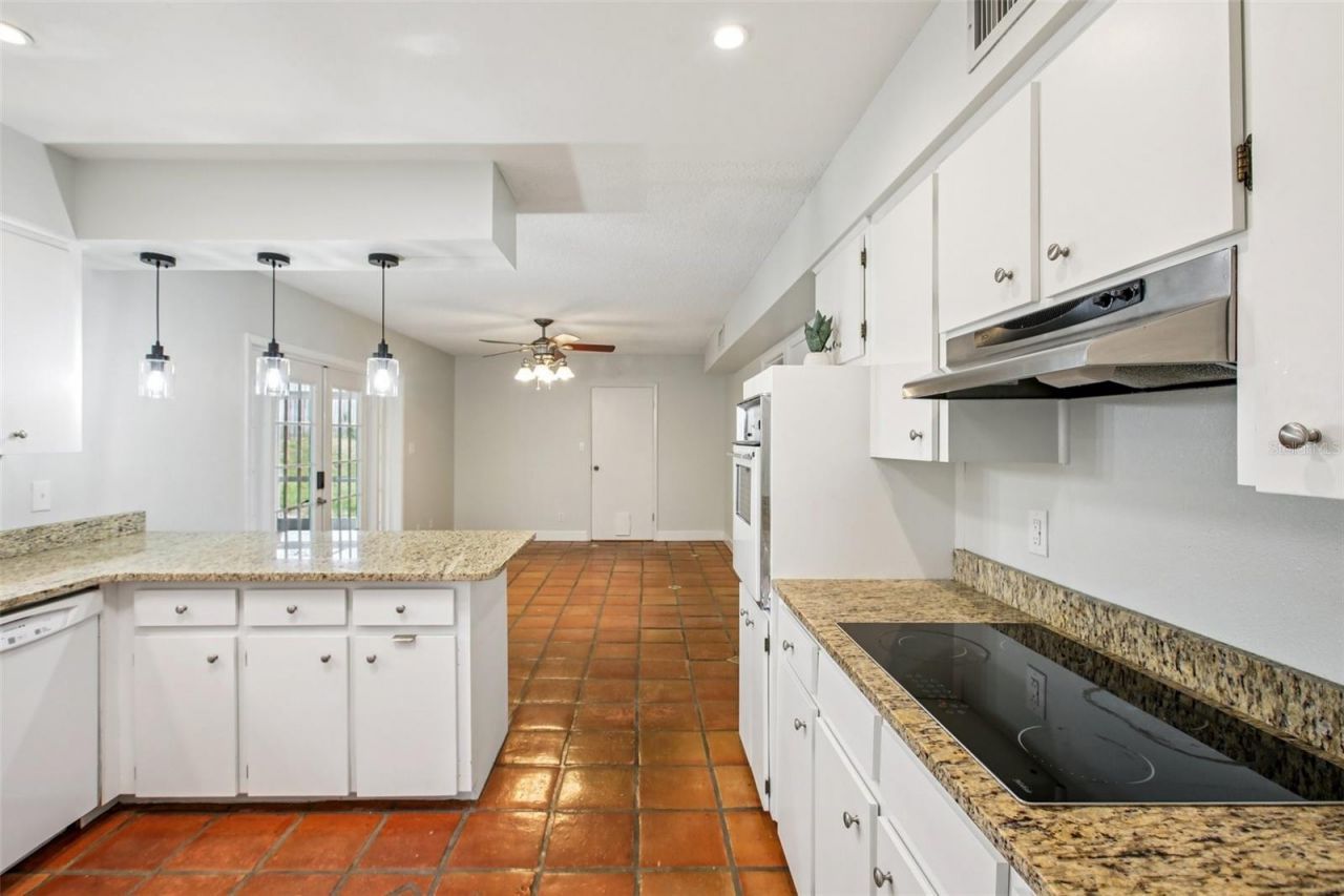 1218 Lake Ariana Boulevard, Auburndale, FL 33823 Photo