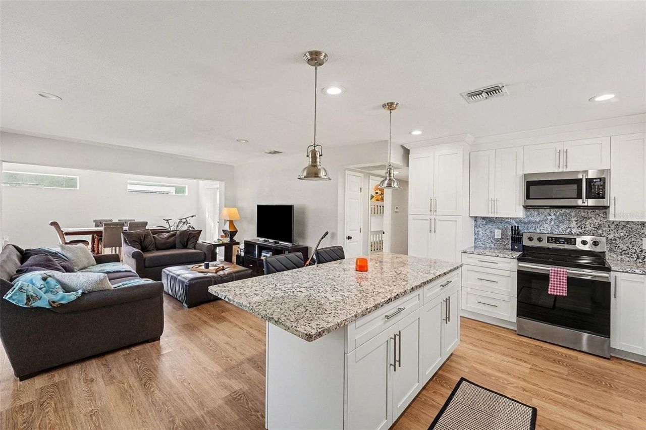 6504 N 21st Street, Tampa, FL 33610 Photo