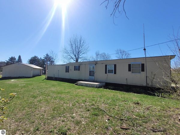 200 Clark Street N, Mesick, MI 49668