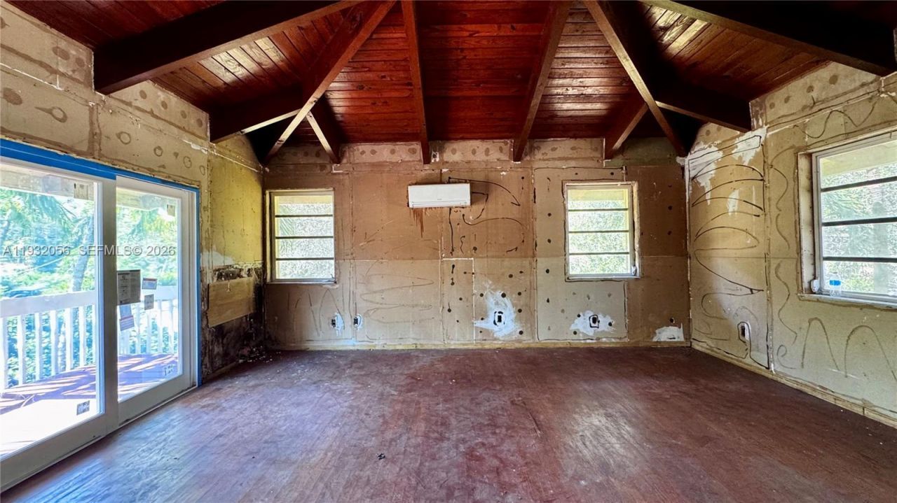 511 NE 119th St, Biscayne Park, FL 33161 Photo