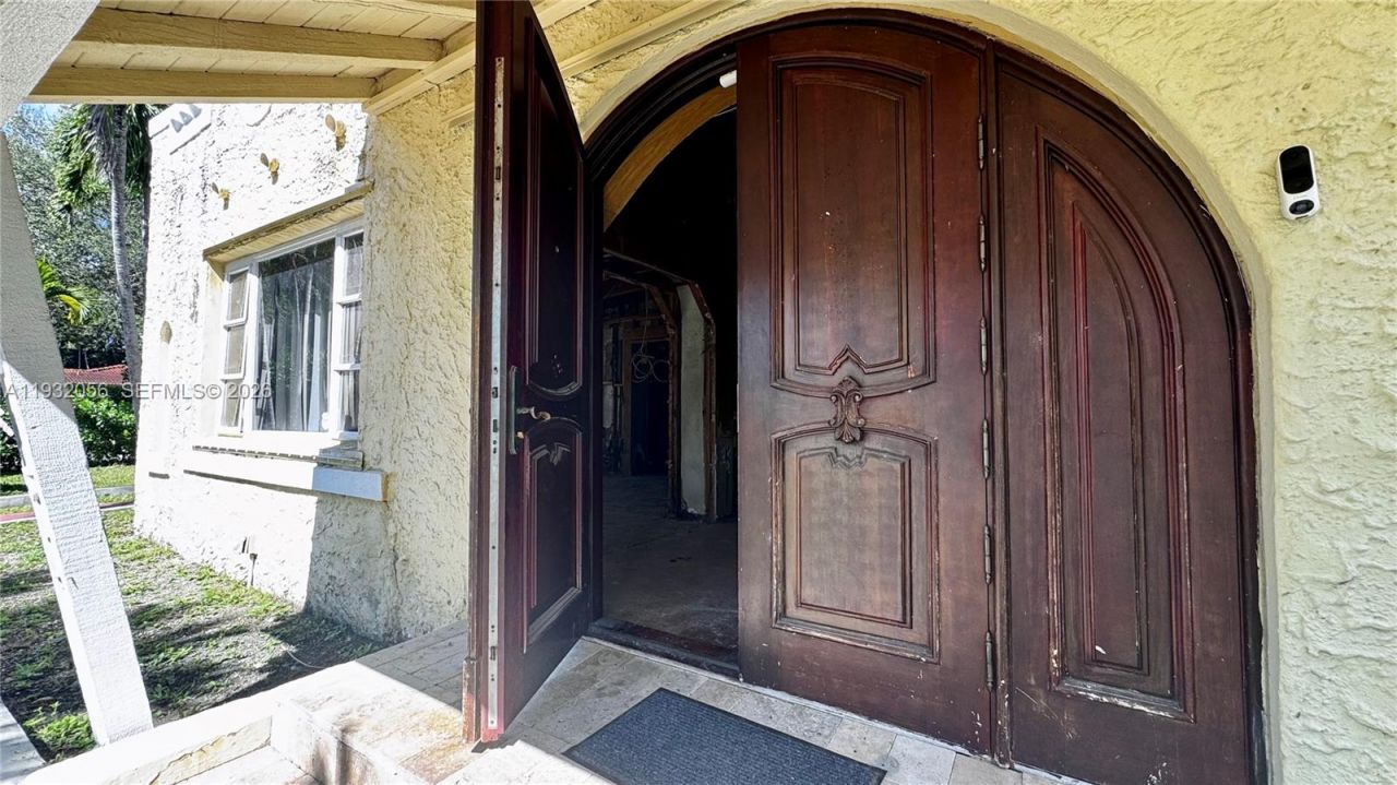 511 NE 119th St, Biscayne Park, FL 33161 Photo