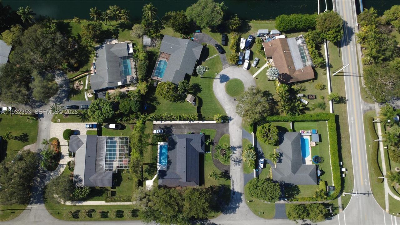 7700 SW 168th Ter, Palmetto Bay, FL 33157 Photo