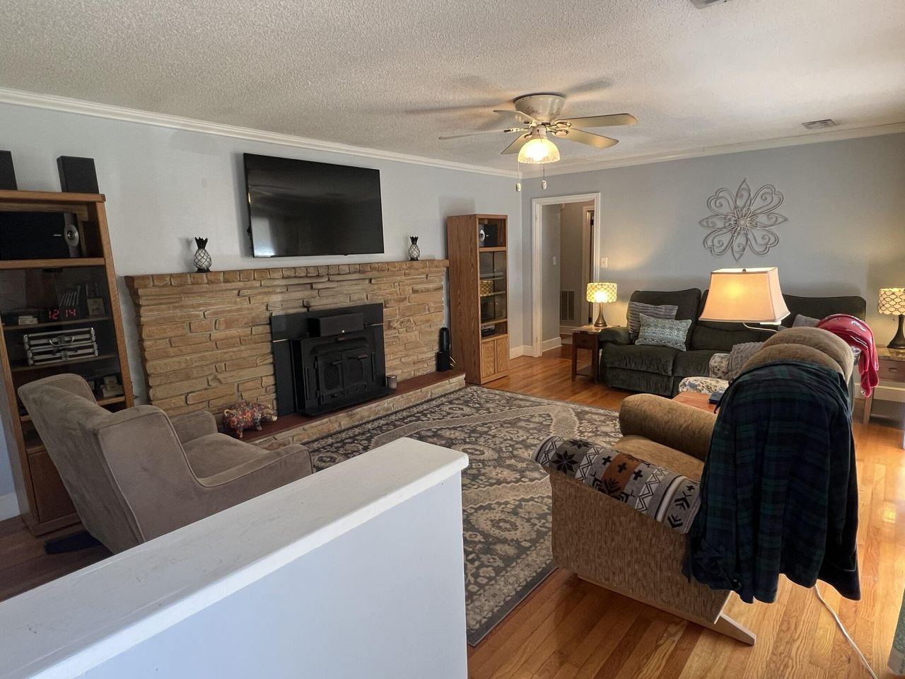 111 Newington Road Photo 16