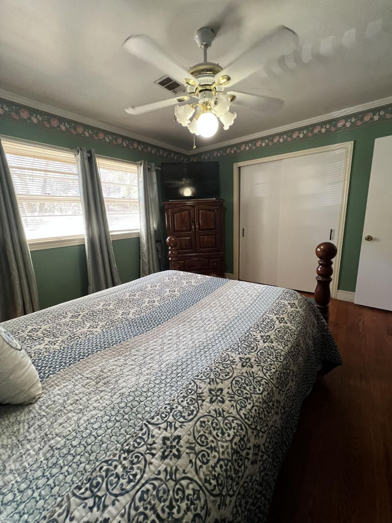 111 Newington Road Photo 26