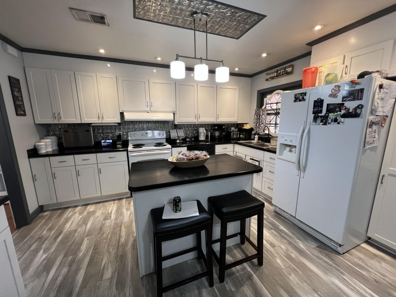 111 Newington Road Photo 6