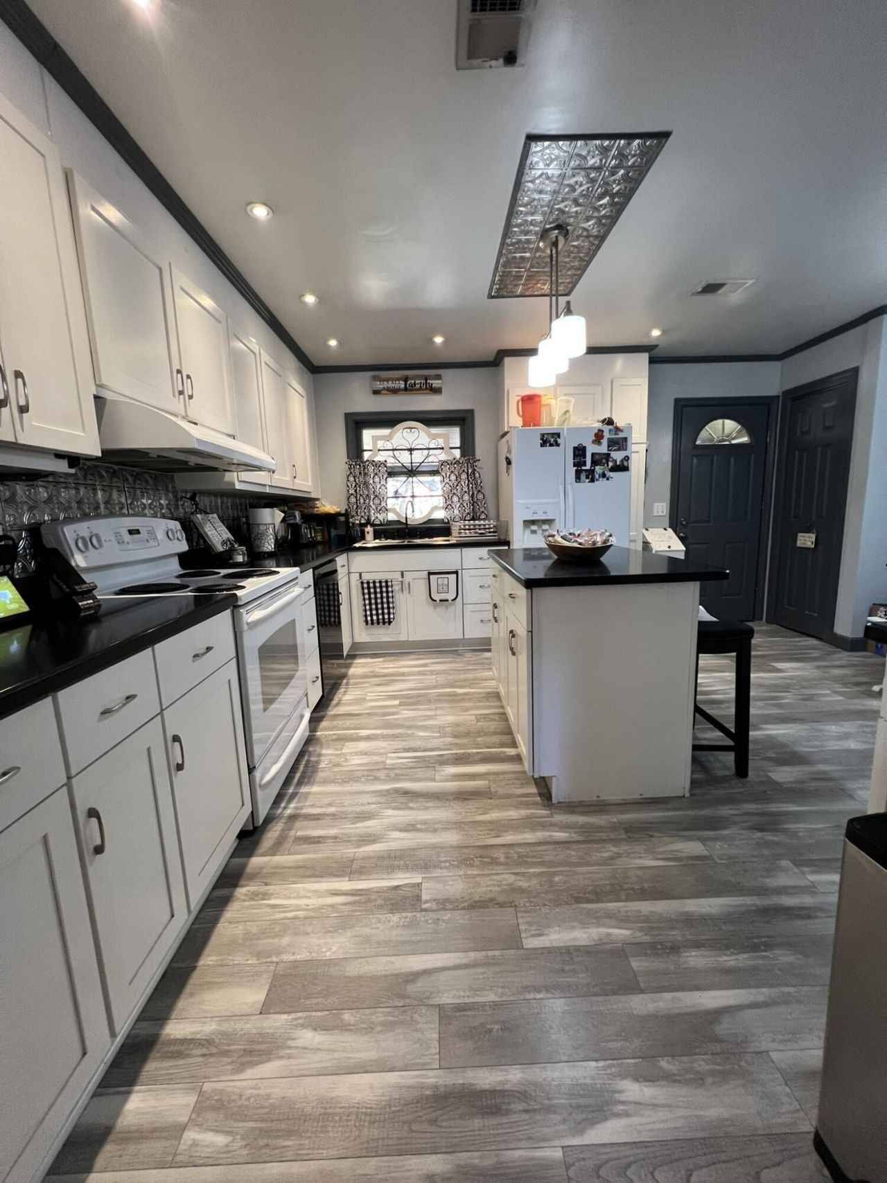 111 Newington Road Photo 8