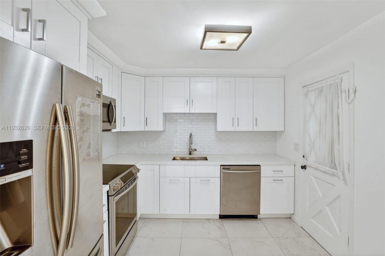 1239 Mariposa Ave, Unit 2, Coral Gables, FL 33146 Photo