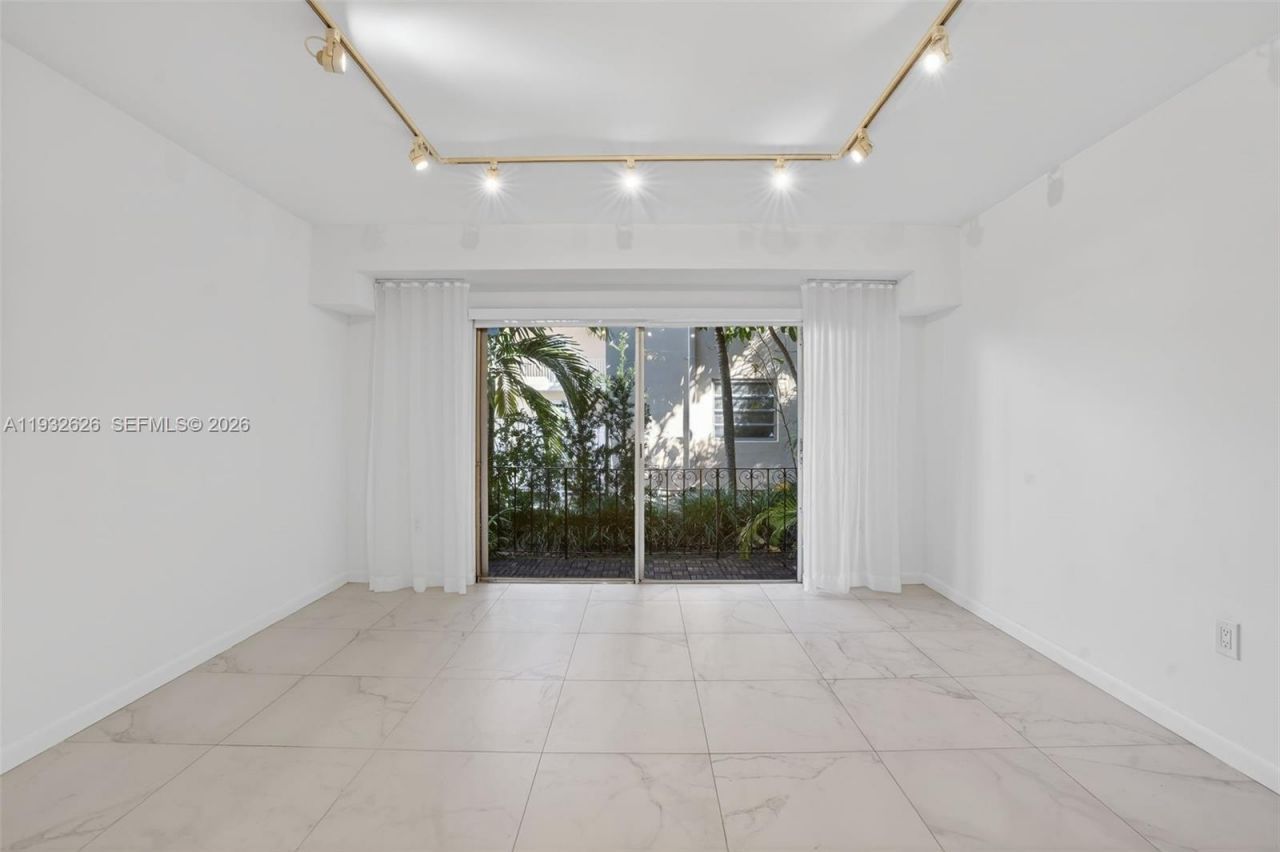 1239 Mariposa Ave, Unit 2, Coral Gables, FL 33146 Photo