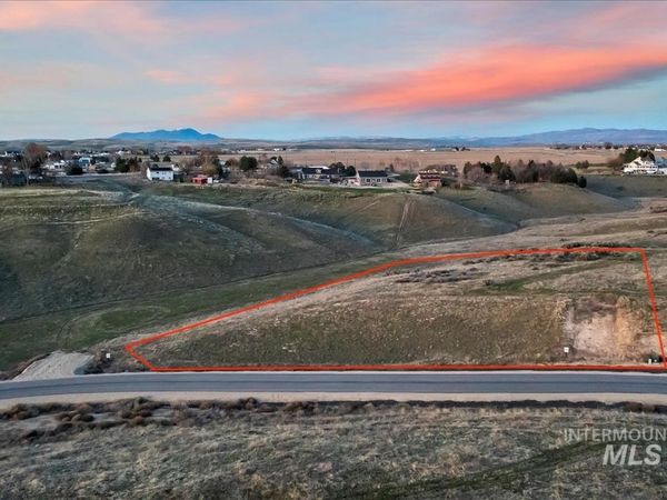 8134 Quail Hollow Dr, Middleton, ID 83644