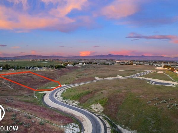 8202 Quail Hollow Dr, Middleton, ID 83644