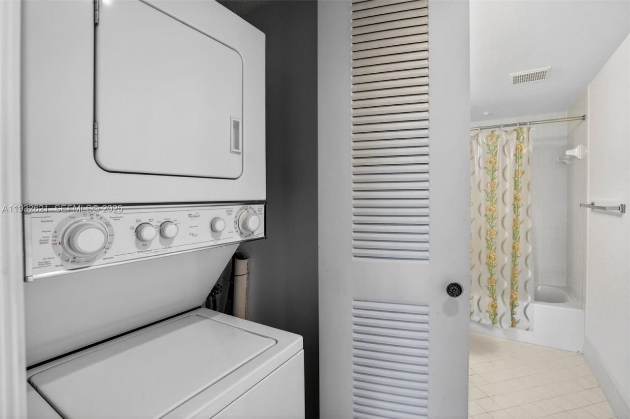 13800 SW 5th Ct, Unit 204M, Pembroke Pines, FL 33027 Photo