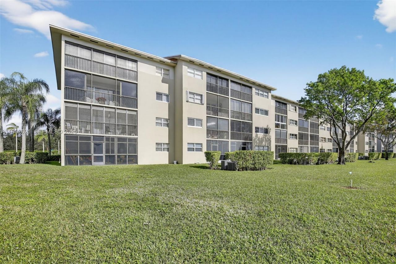 13800 SW 5th Ct, Unit 204M, Pembroke Pines, FL 33027 Photo