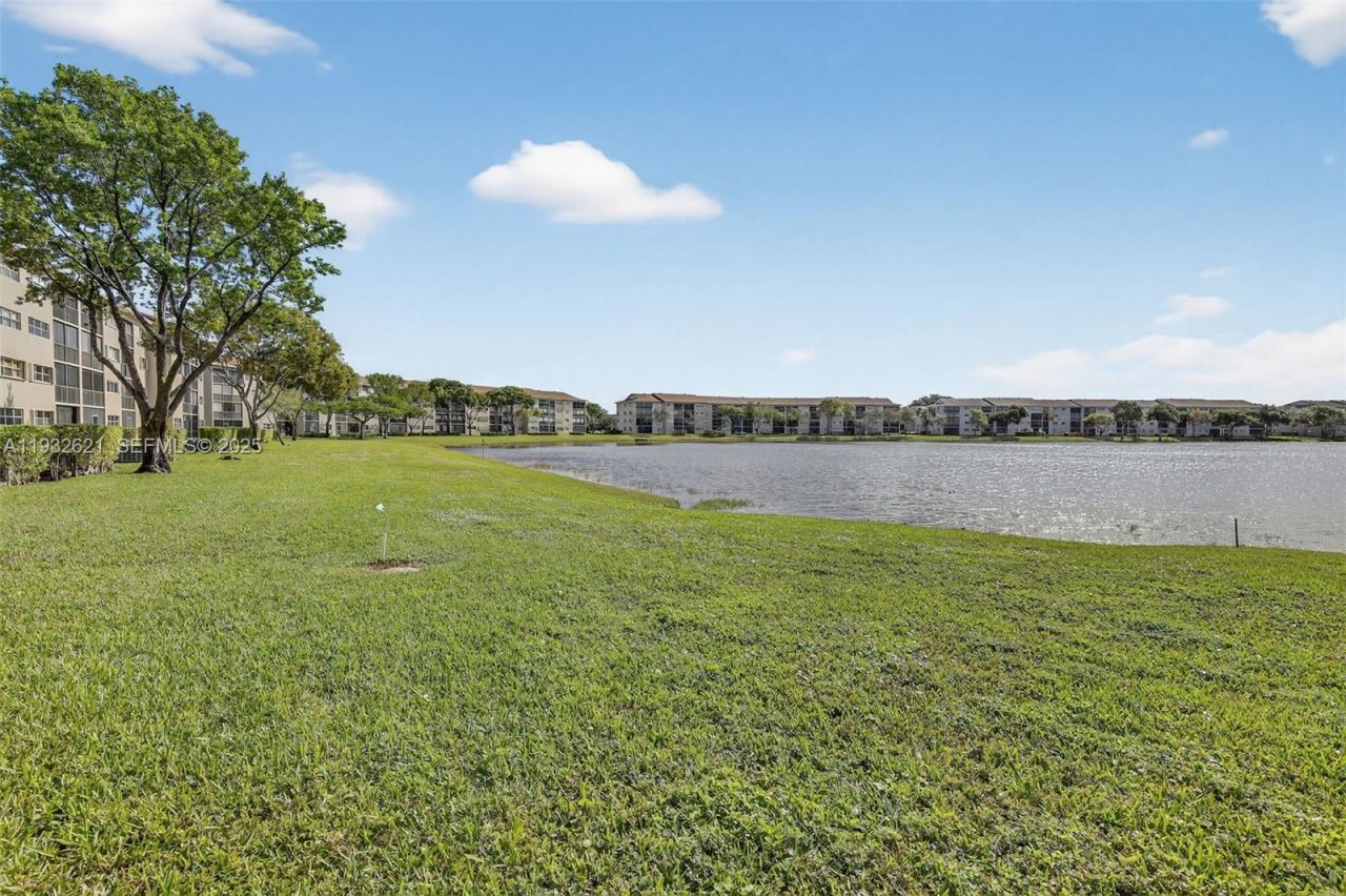 13800 SW 5th Ct, Unit 204M, Pembroke Pines, FL 33027 Photo