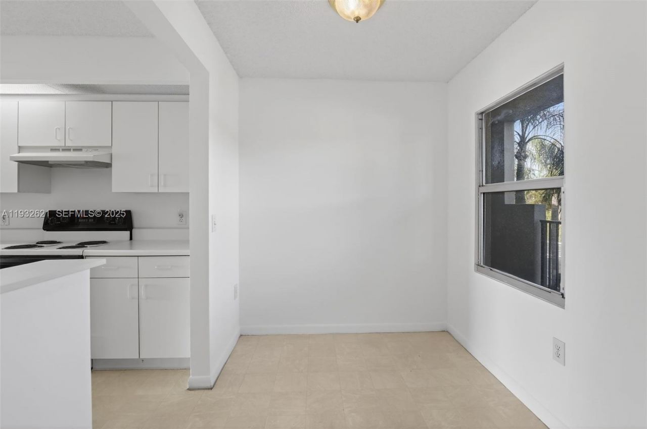 13800 SW 5th Ct, Unit 204M, Pembroke Pines, FL 33027 Photo