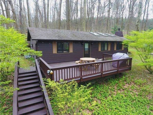 9316 Lakewood Drive NE, Mineral City, OH 44656