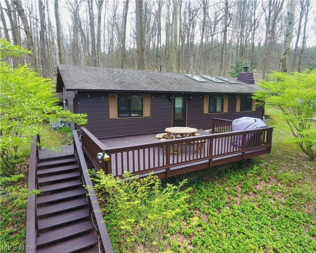 9316 Lakewood Drive NE, Mineral City, OH 44656