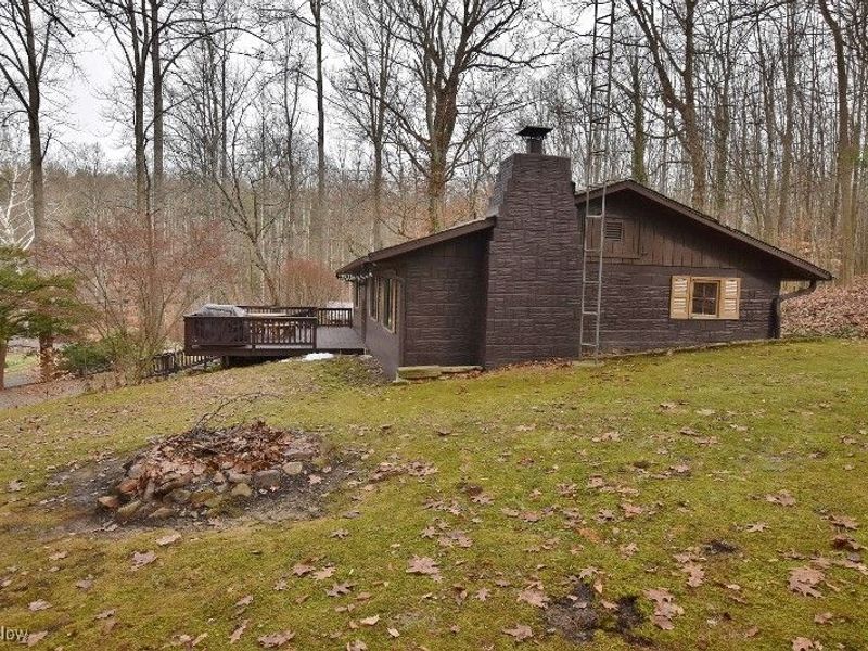 9316 Lakewood Drive NE, Mineral City, OH 44656 Photo 2