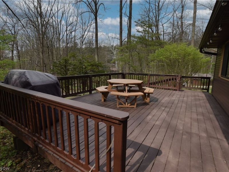 9316 Lakewood Drive NE, Mineral City, OH 44656 Photo 4