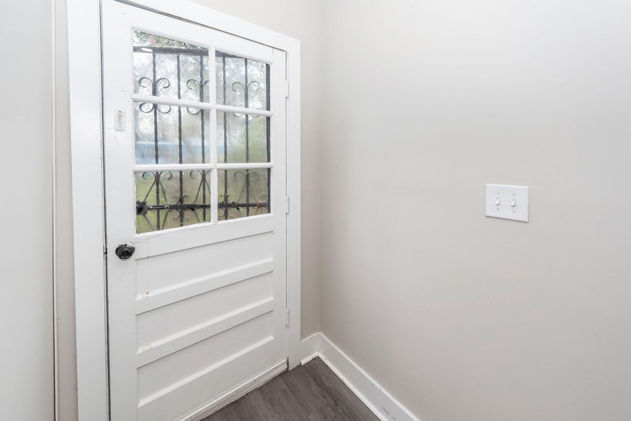 108 America Street Photo 19