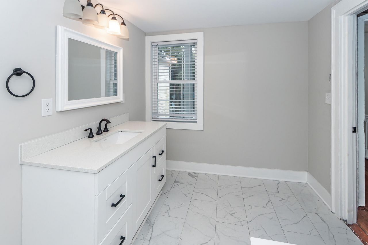 108 America Street Photo 24