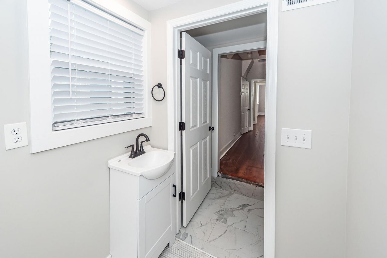 108 America Street Photo 31