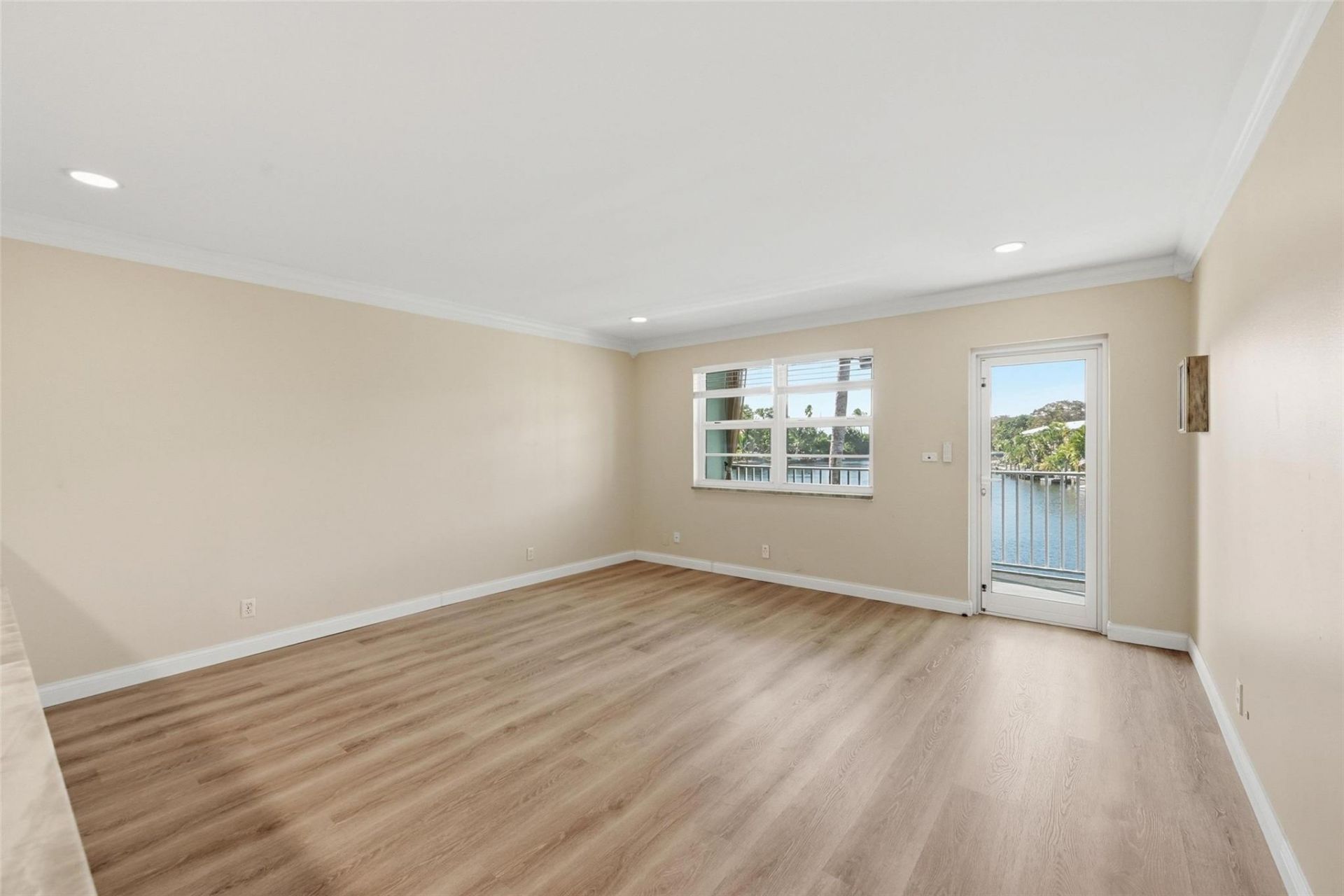 801 NE 18th Court, Unit 202, Fort Lauderdale, FL 33305 Photo