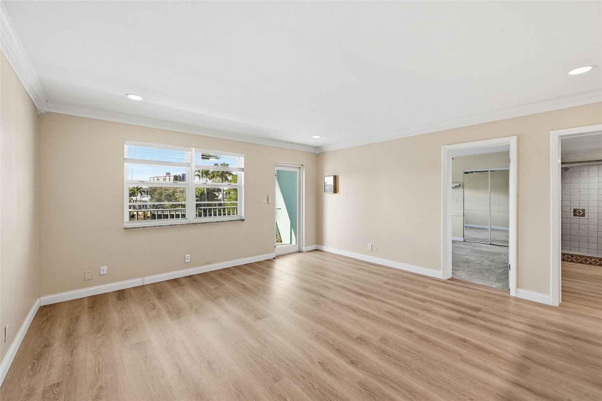 801 NE 18th Court, Unit 202, Fort Lauderdale, FL 33305 Photo