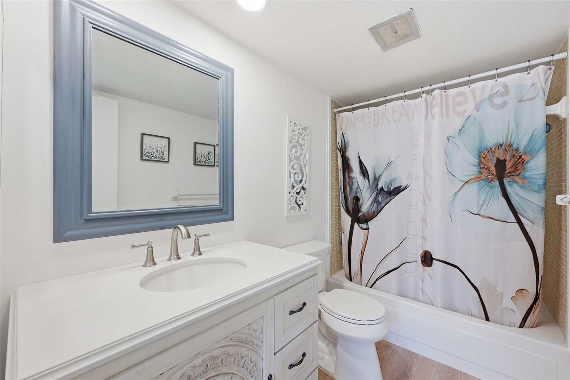 801 NE 18th Court, Unit 202, Fort Lauderdale, FL 33305 Photo