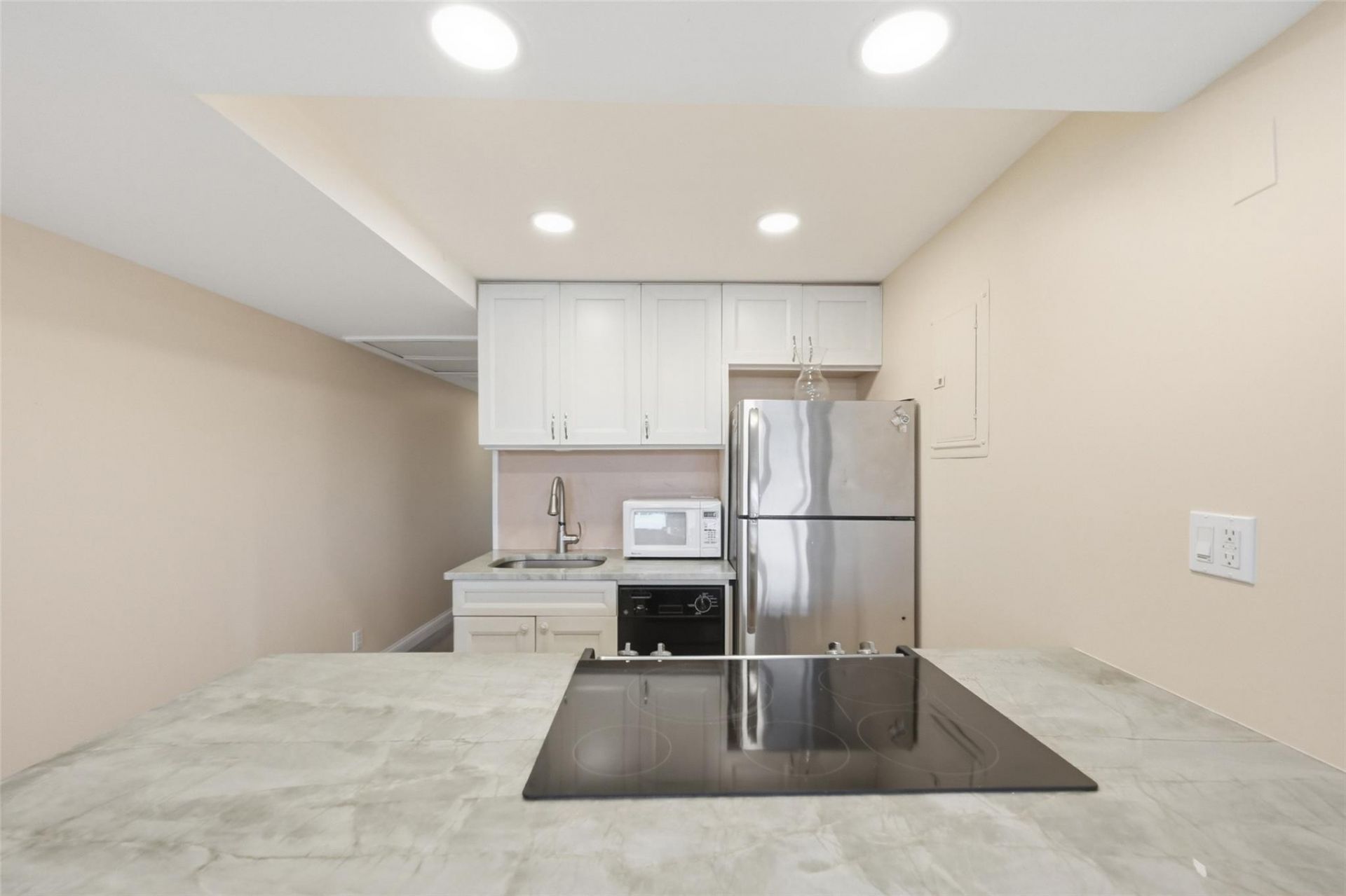 801 NE 18th Court, Unit 202, Fort Lauderdale, FL 33305 Photo