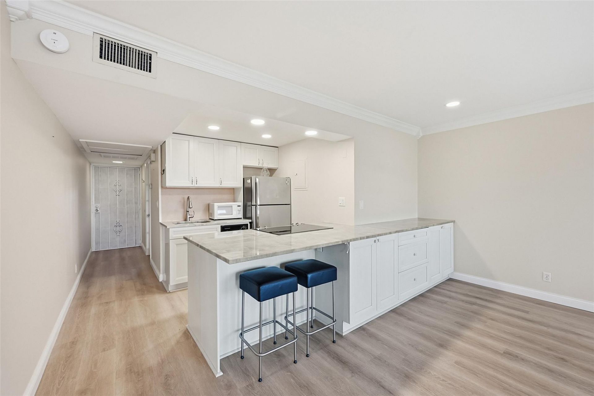 801 NE 18th Court, Unit 202, Fort Lauderdale, FL 33305 Photo