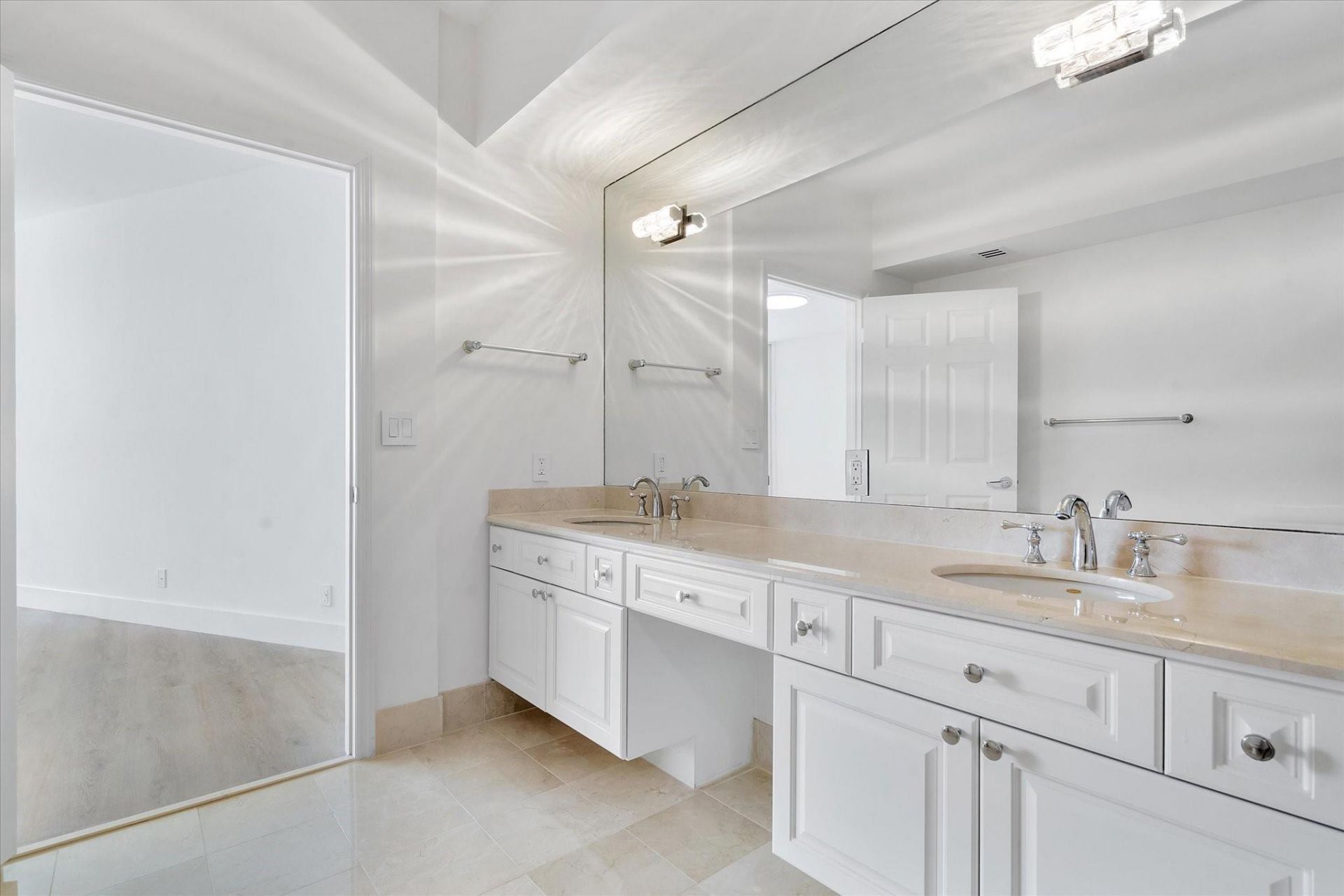 3100 N Ocean Boulevard, Unit 1206, Fort Lauderdale, FL 33308 Photo