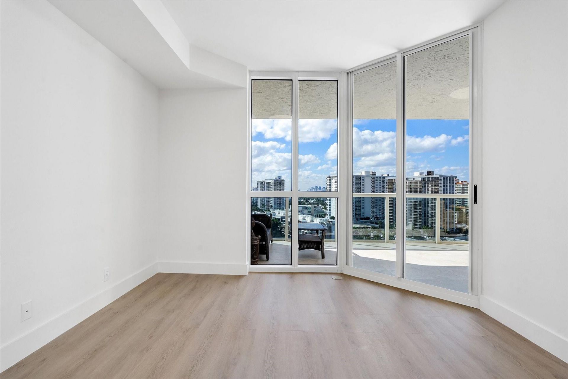 3100 N Ocean Boulevard, Unit 1206, Fort Lauderdale, FL 33308 Photo