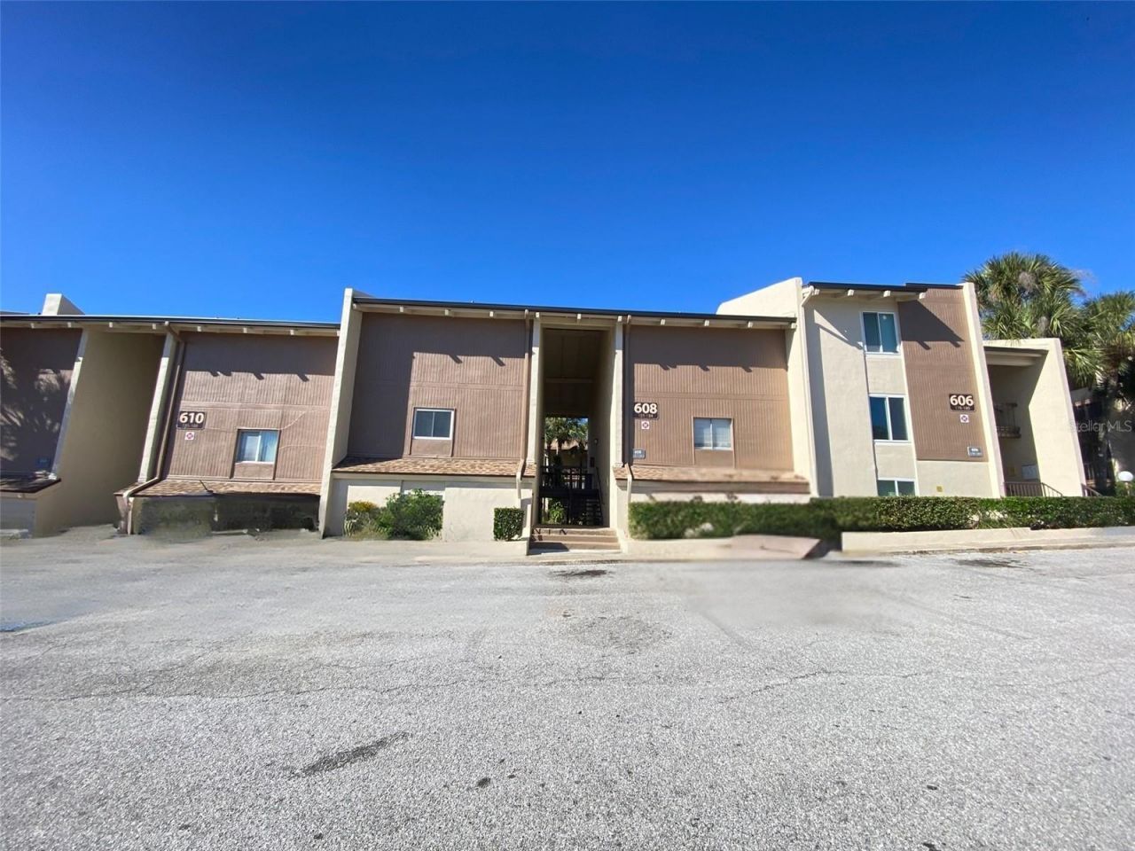 608 Orange Drive, Unit 181, Altamonte Springs, FL 32701 Main Photo
