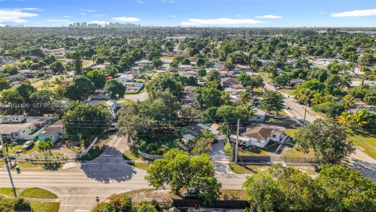 1860 NW 127th St, Miami, FL 33167 Photo