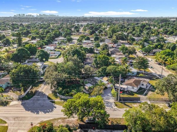 1860 NW 127th St, Miami, FL 33167