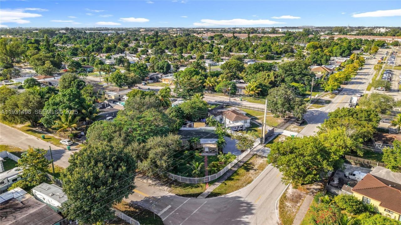 1860 NW 127th St, Miami, FL 33167 Photo