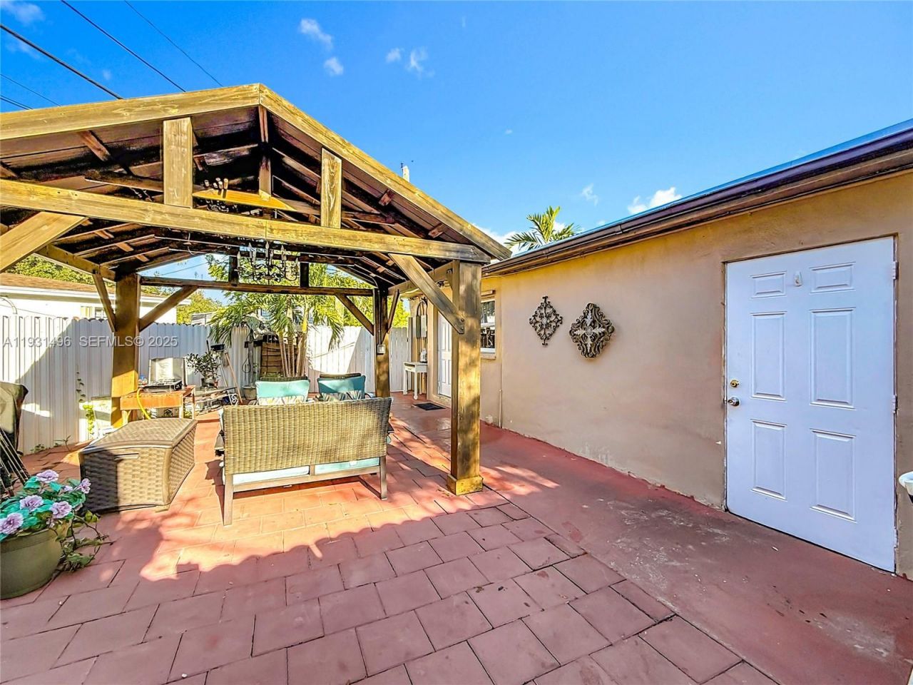 1860 NW 127th St, Miami, FL 33167 Photo