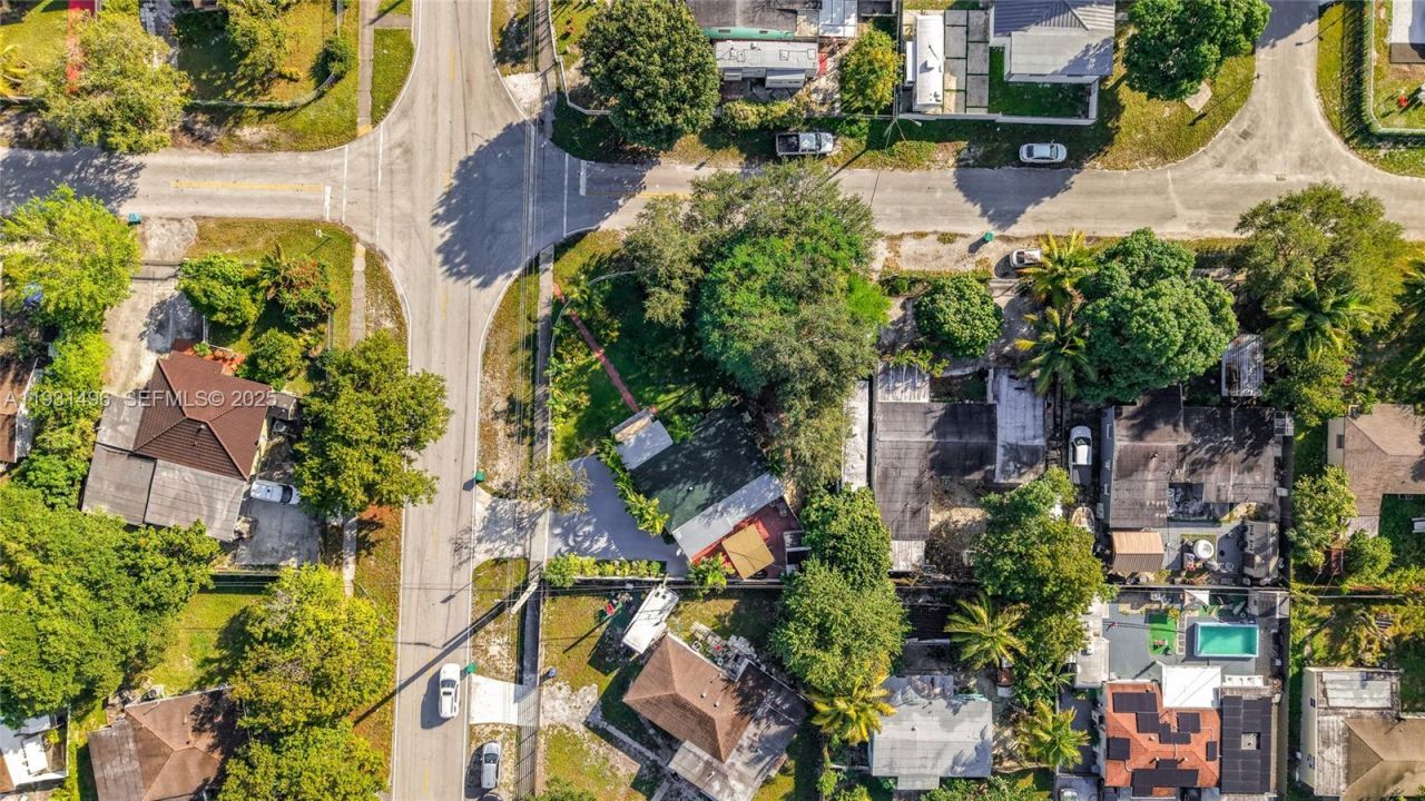 1860 NW 127th St, Miami, FL 33167 Photo