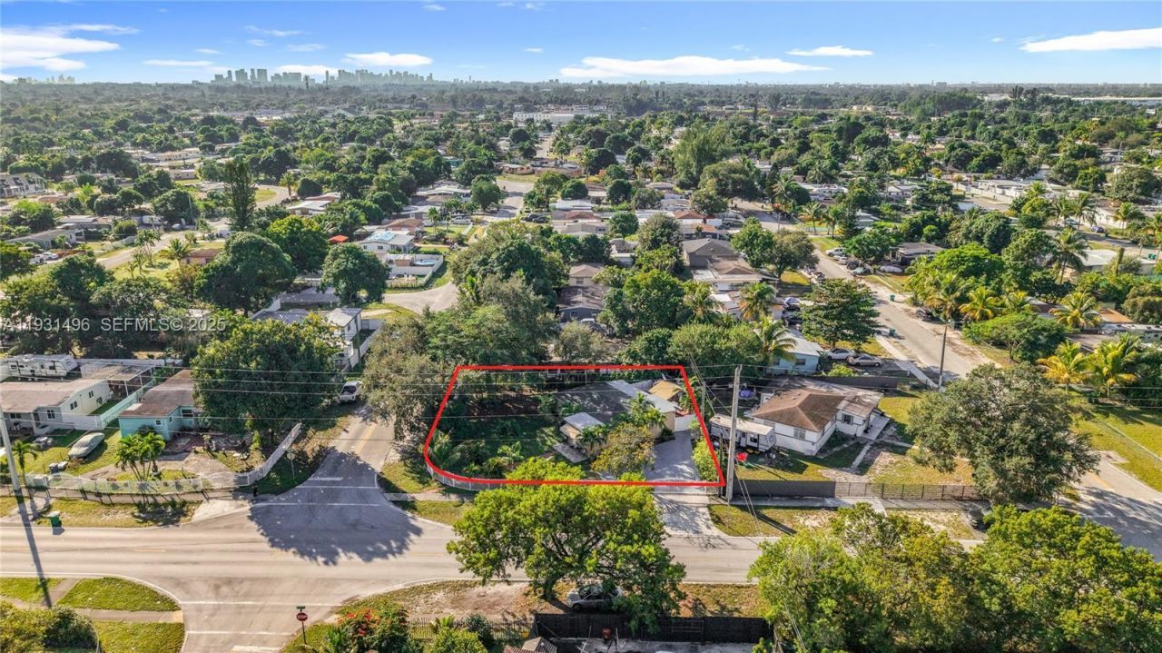 1860 NW 127th St, Miami, FL 33167 Photo