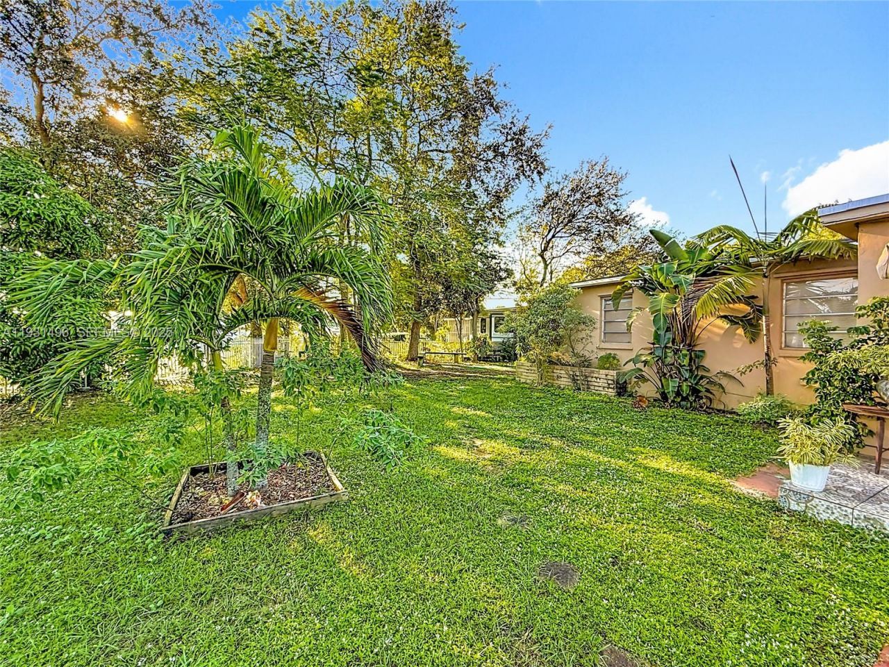 1860 NW 127th St, Miami, FL 33167 Photo