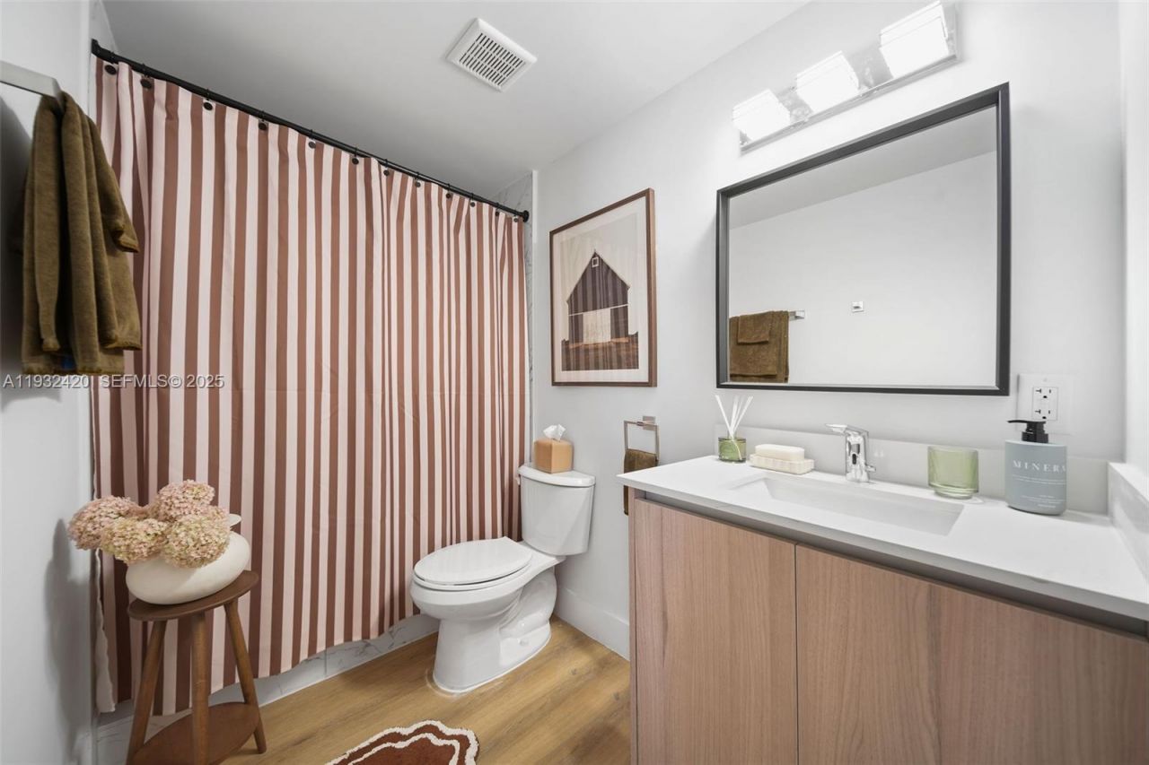 1542 NW 2nd St, Unit 105, Miami, FL 33125 Photo