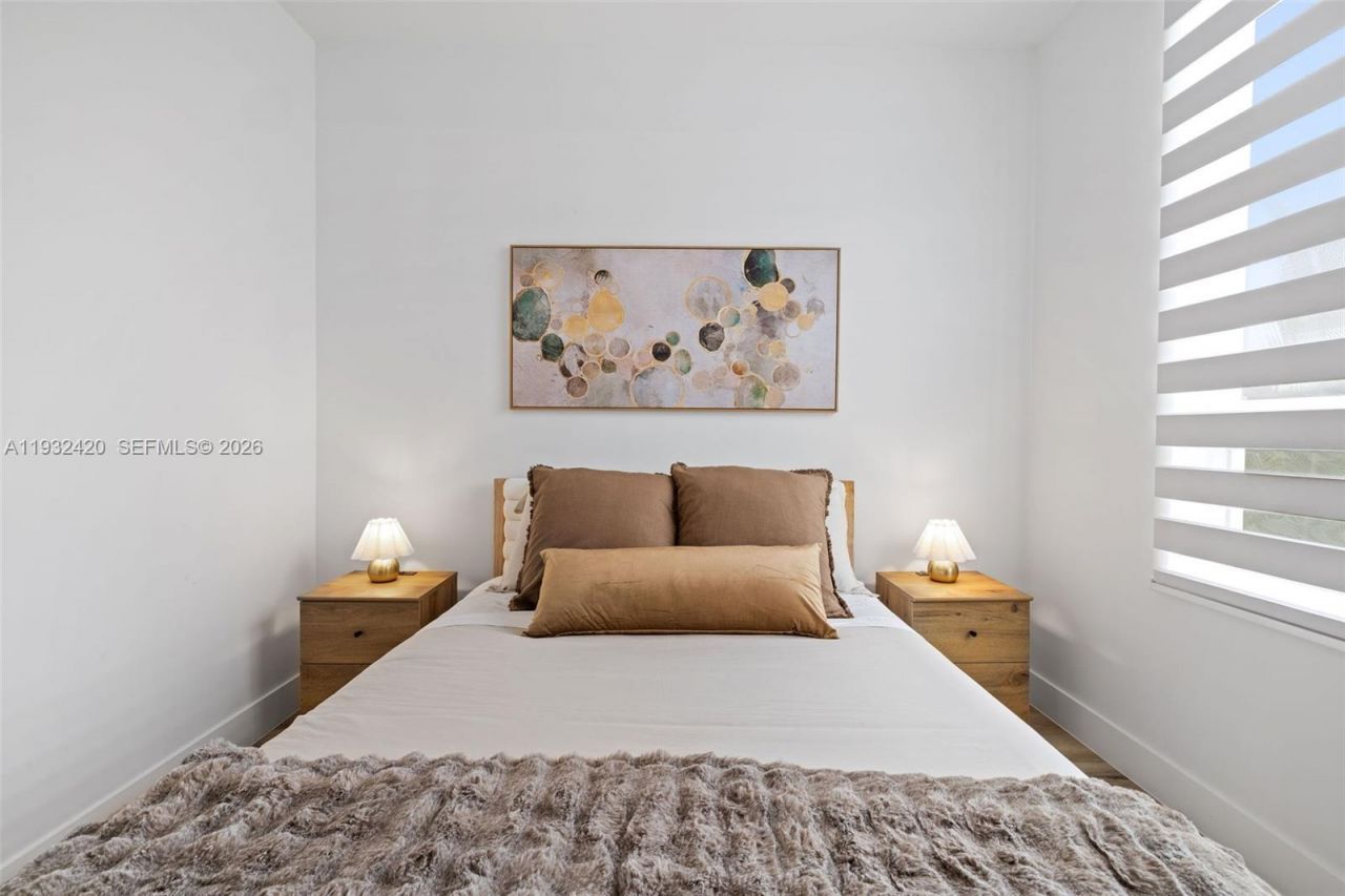 1542 NW 2nd St, Unit 209, Miami, FL 33125 Photo