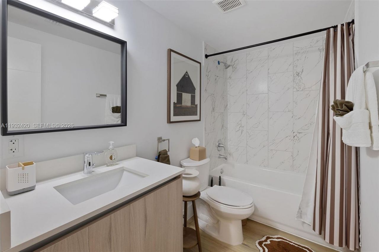 1542 NW 2nd St, Unit 105, Miami, FL 33125 Photo