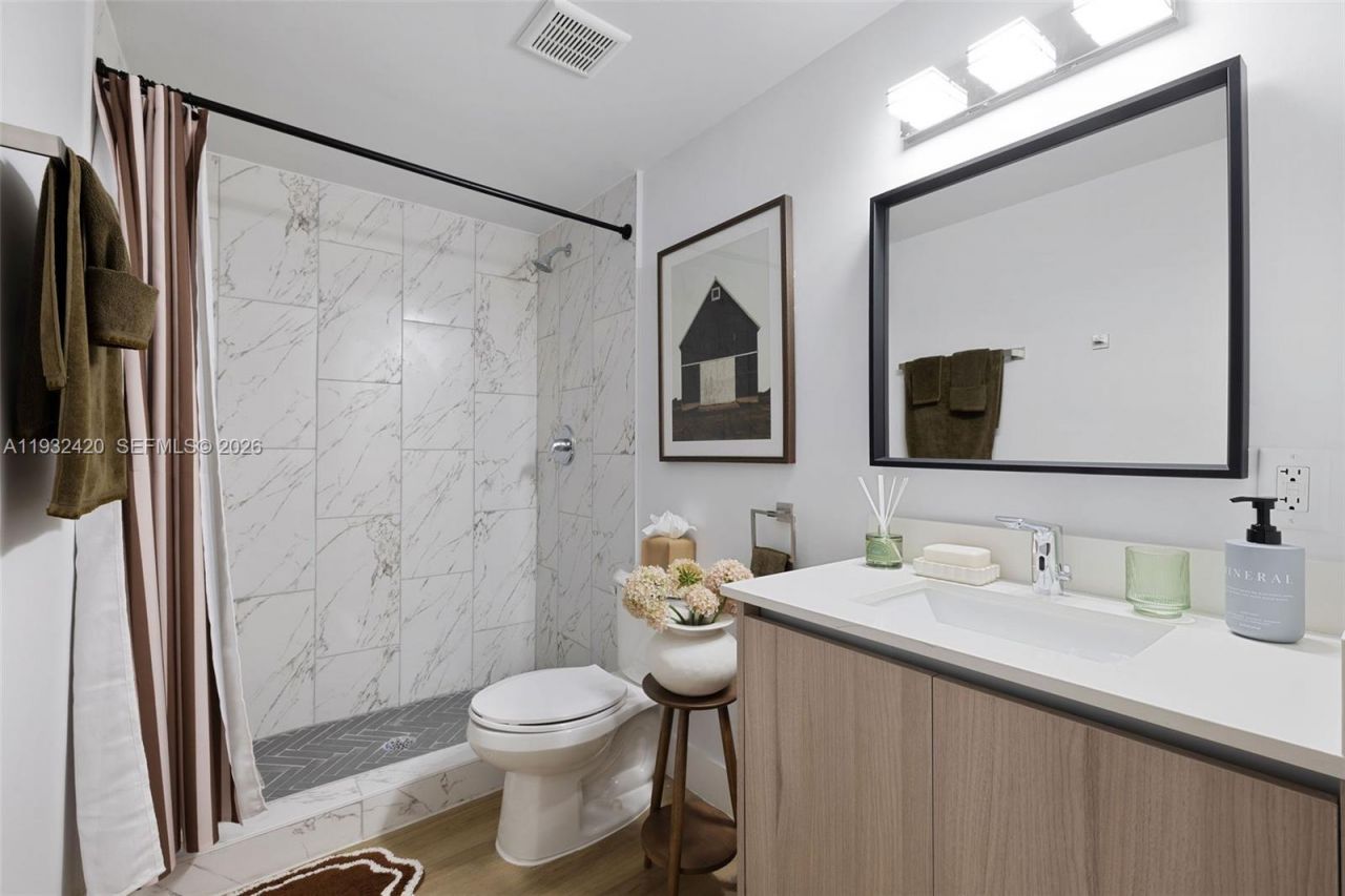 1542 NW 2nd St, Unit 105, Miami, FL 33125 Photo