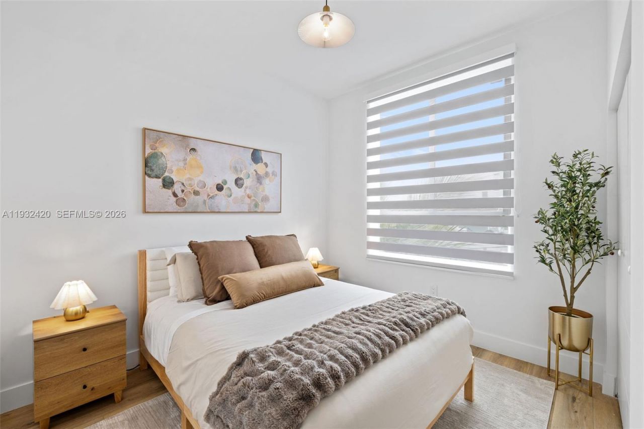 1542 NW 2nd St, Unit 209, Miami, FL 33125 Photo