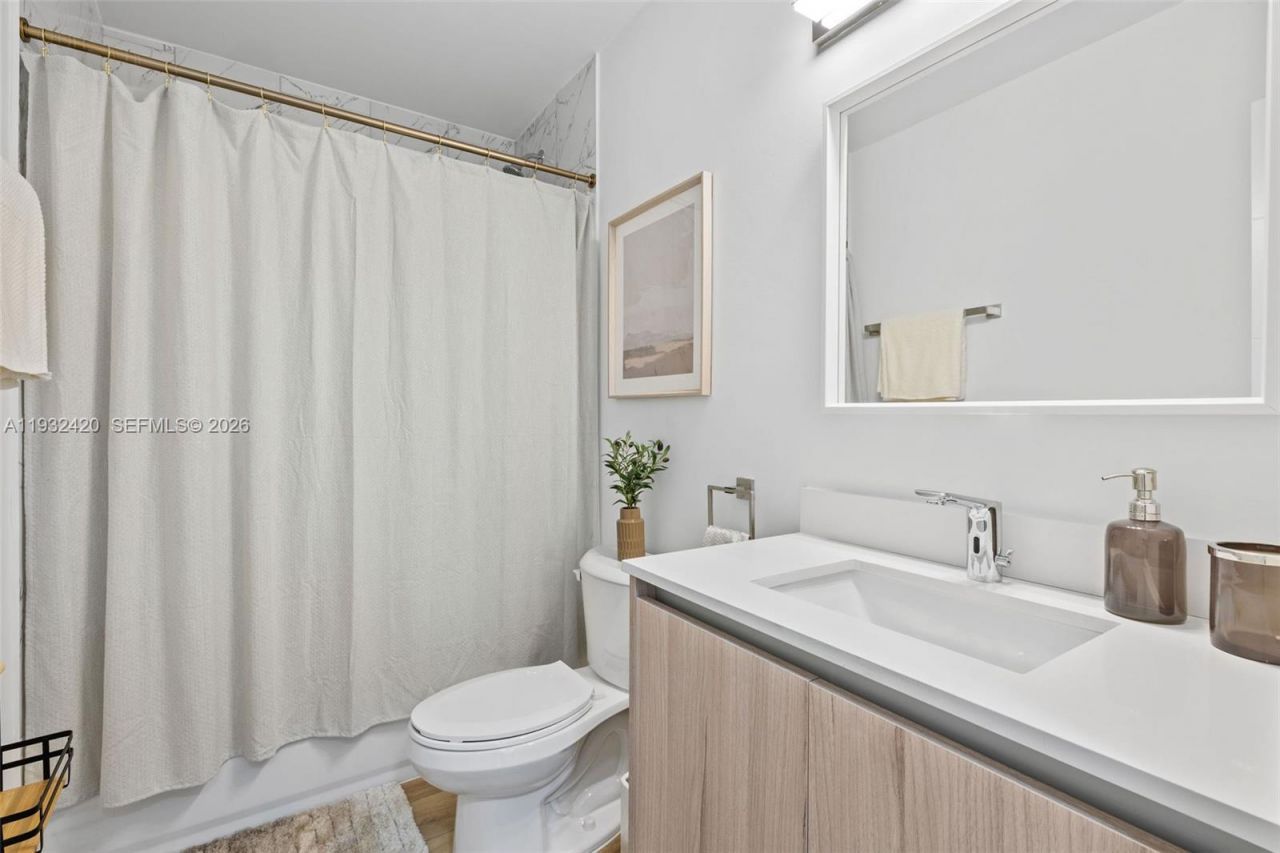 1542 NW 2nd St, Unit 209, Miami, FL 33125 Photo