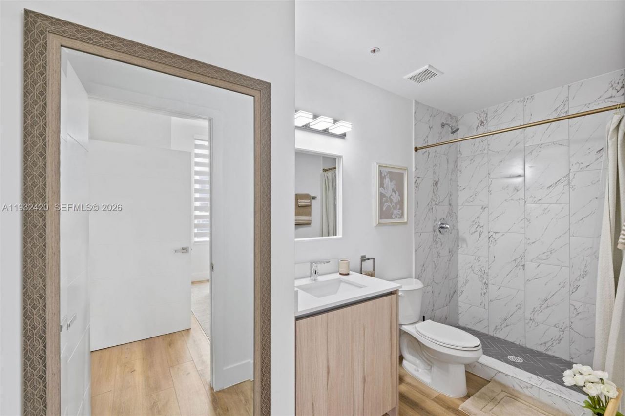 1542 NW 2nd St, Unit 209, Miami, FL 33125 Photo