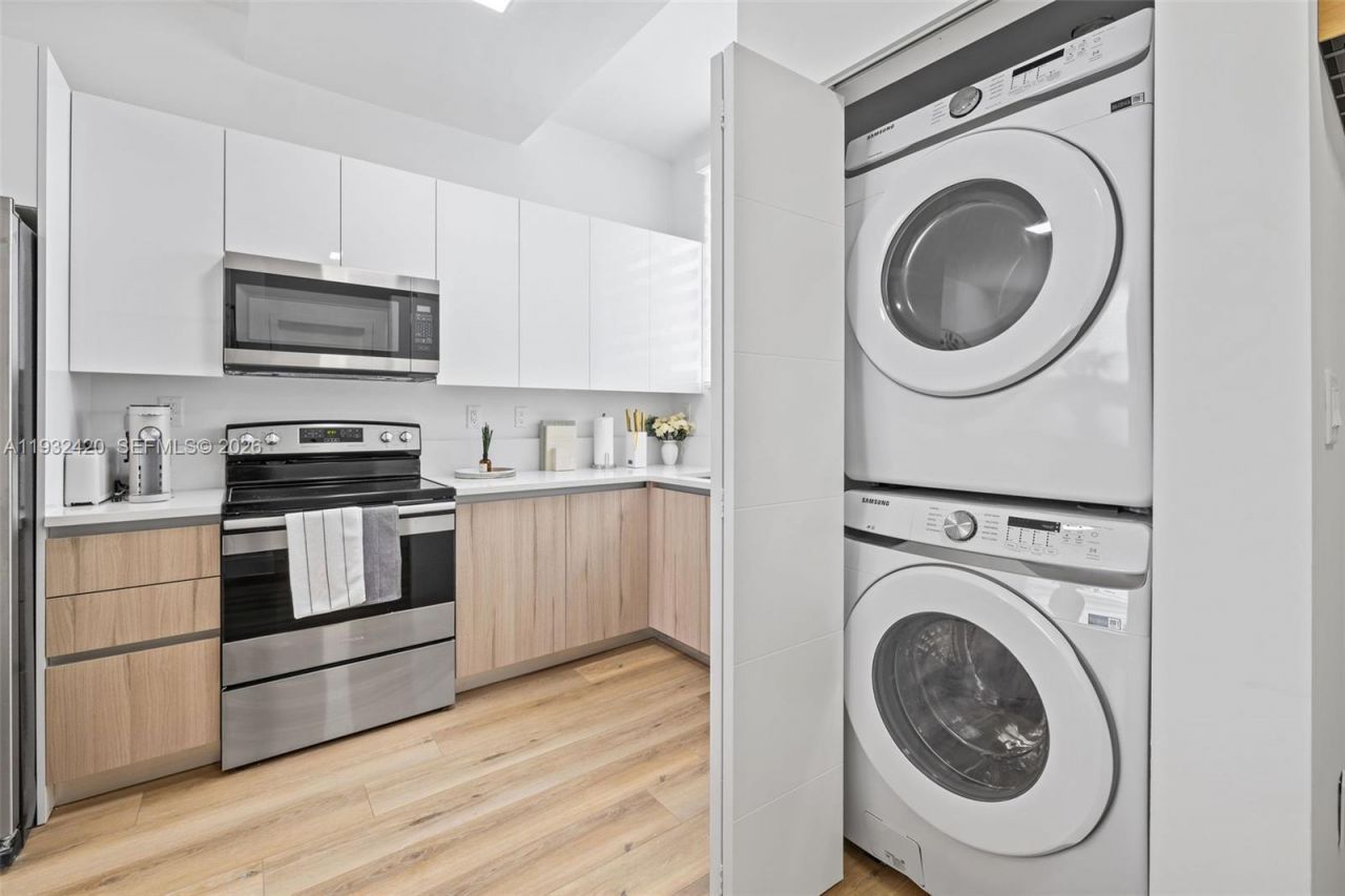 1542 NW 2nd St, Unit 209, Miami, FL 33125 Photo